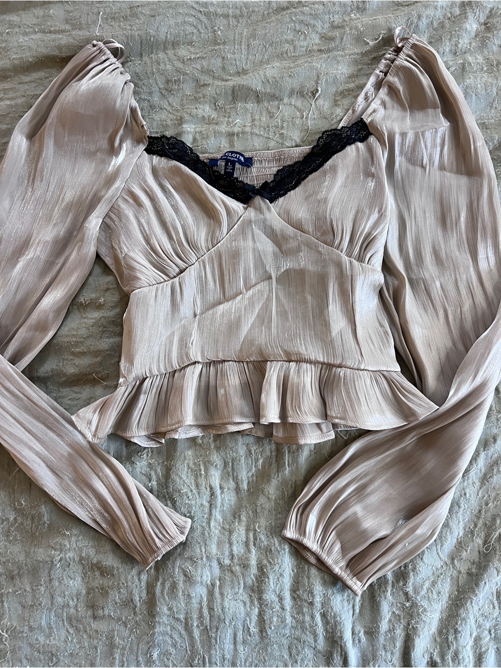 NWT One Clothing Y2K Smocked Babydoll Balloon Sleeve Going Out Top Size L